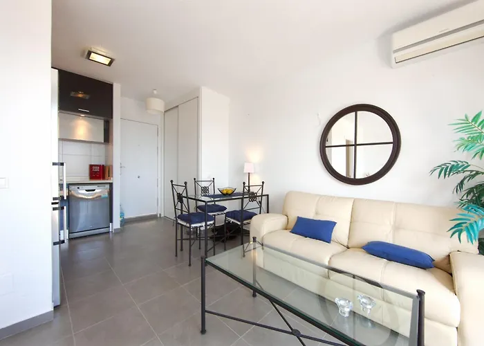 Appartement In Steps From Sandy Marbellac